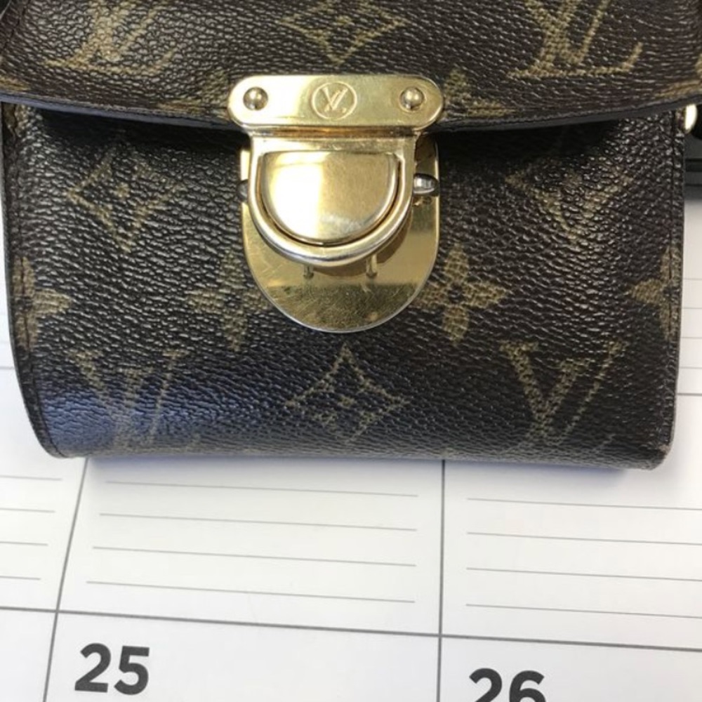 Louis Vuitton smoke free
